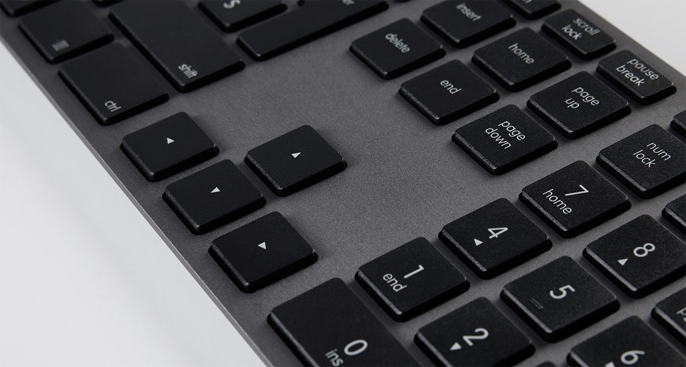 LMP Tastatur, kabelgebunden (USB-A), CH-Layout (DE-CH), Fullsize (mit Ziffernblock), grau – für Windows-PCs