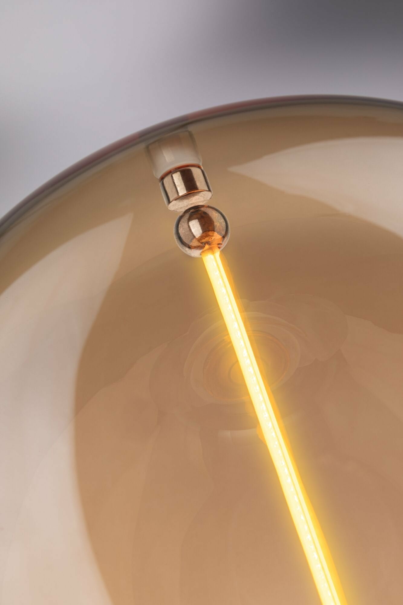 Paulmann Leuchtmittel E27 Globus – Warmweiss 1800 K, 140 lm, 2,8 W – IP20 – 1 Stk. – Gold, Glas