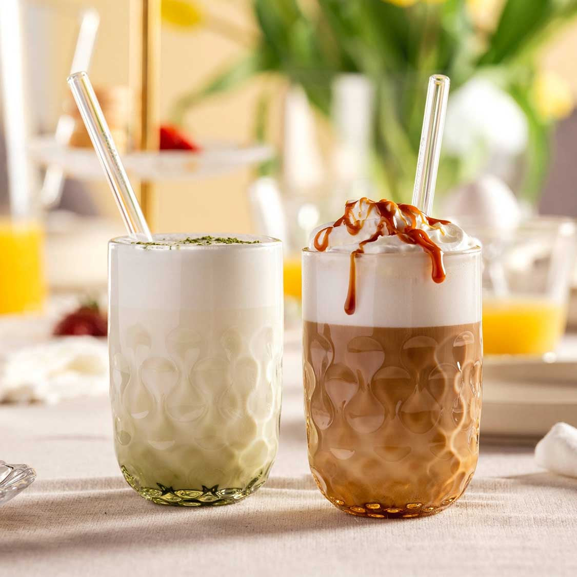 LEONARDO Latte Macchiato Becher Gocce – 390 ml, Ø 7,9 cm, Kalk-Natron-Glas, Grün, spülmaschinenfest