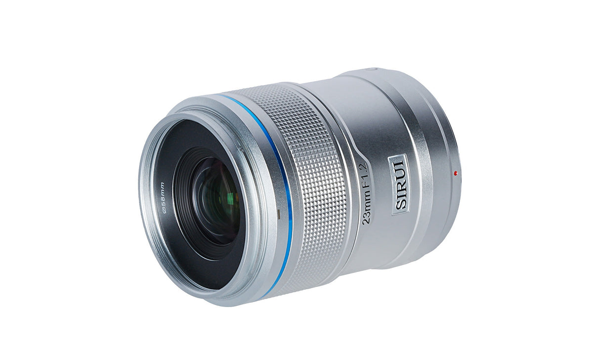 Sirui Sniper 23 mm f/1.2 Weitwinkelobjektiv – APS-C, 58 mm Filter – Silber – für Sony E-Mount