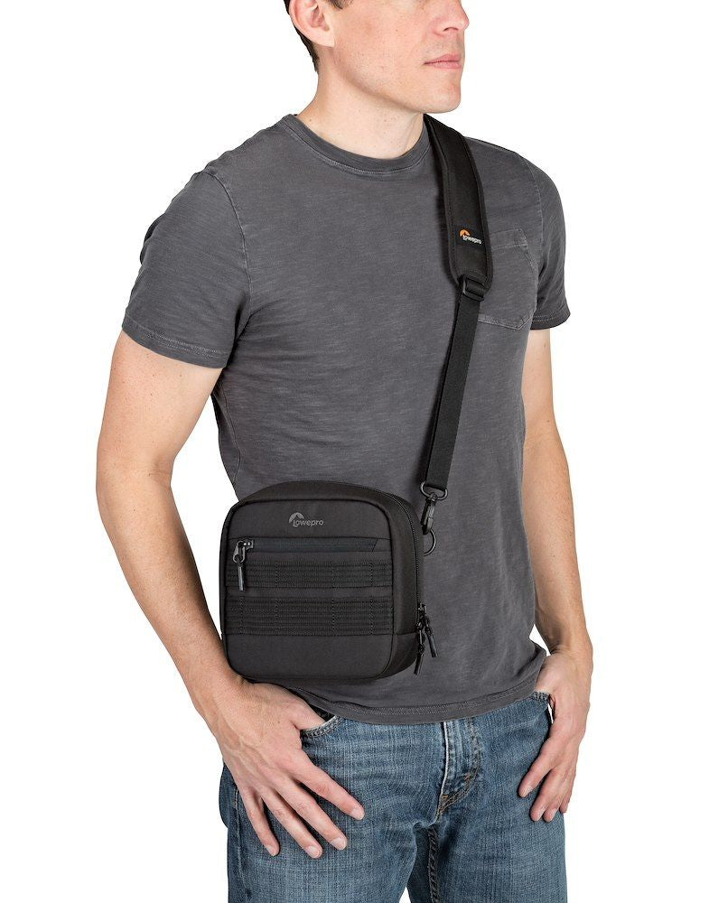 Lowepro ProTactic 100 AW Zubehörtasche – Innenmasse 180 × 80 × 180 mm, 314 g, 1 Objektiv – für DSLR – Schwarz