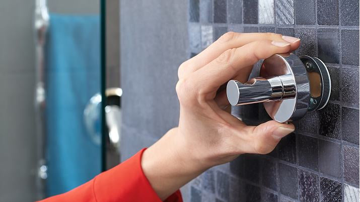 TESA Klebehaken Powerbutton – Edelstahl, 8 kg, Klebestreifen, Silber