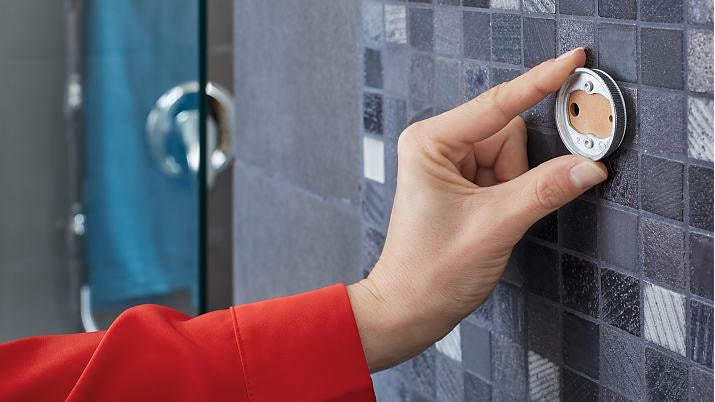 TESA Klebehaken Powerbutton – Edelstahl, 8 kg, Klebestreifen, Silber