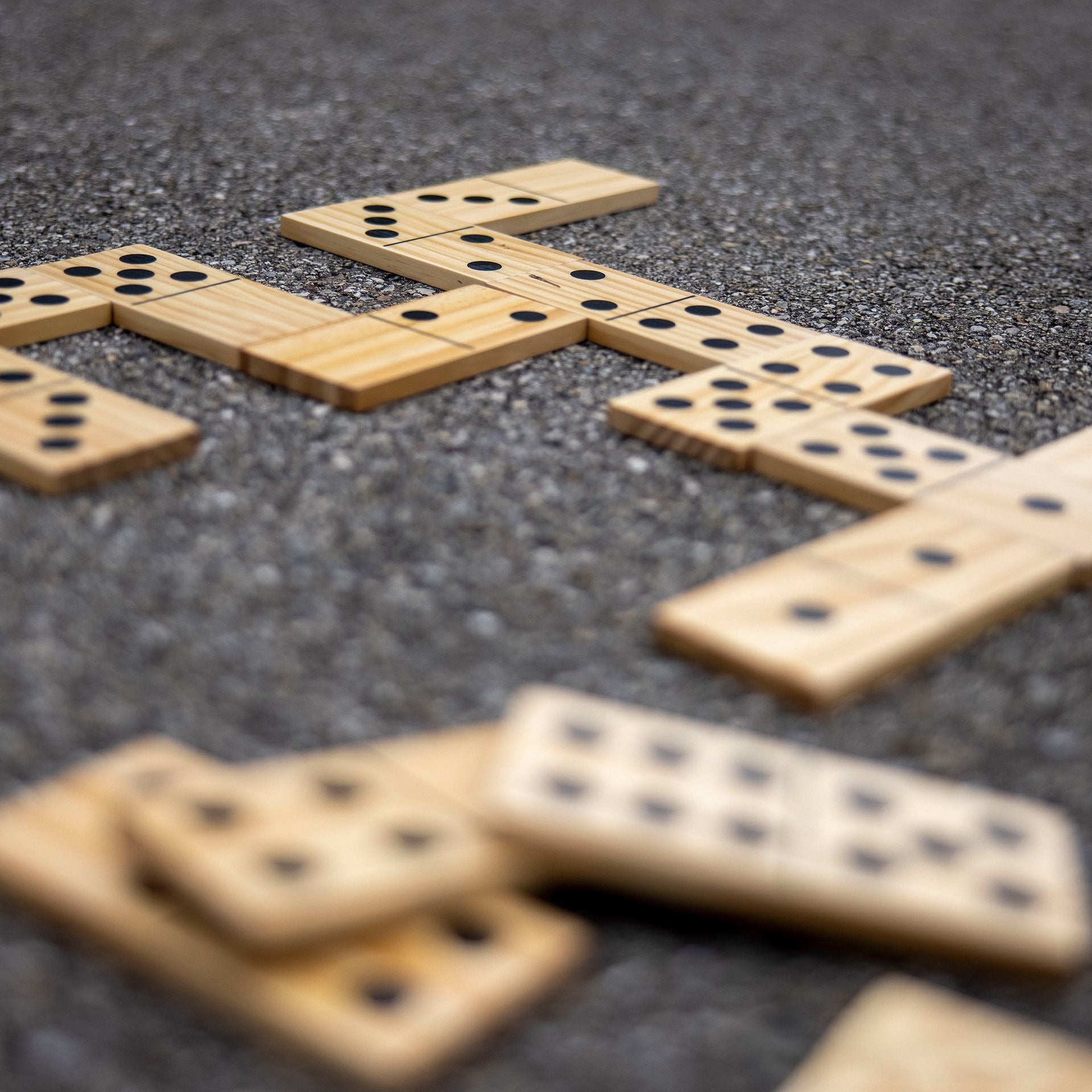 Schildkröt Funsports Jumbo Domino Set – Legespiel, 1–4 Spieler, ab 5 Jahren, 20 Min., mehrsprachig