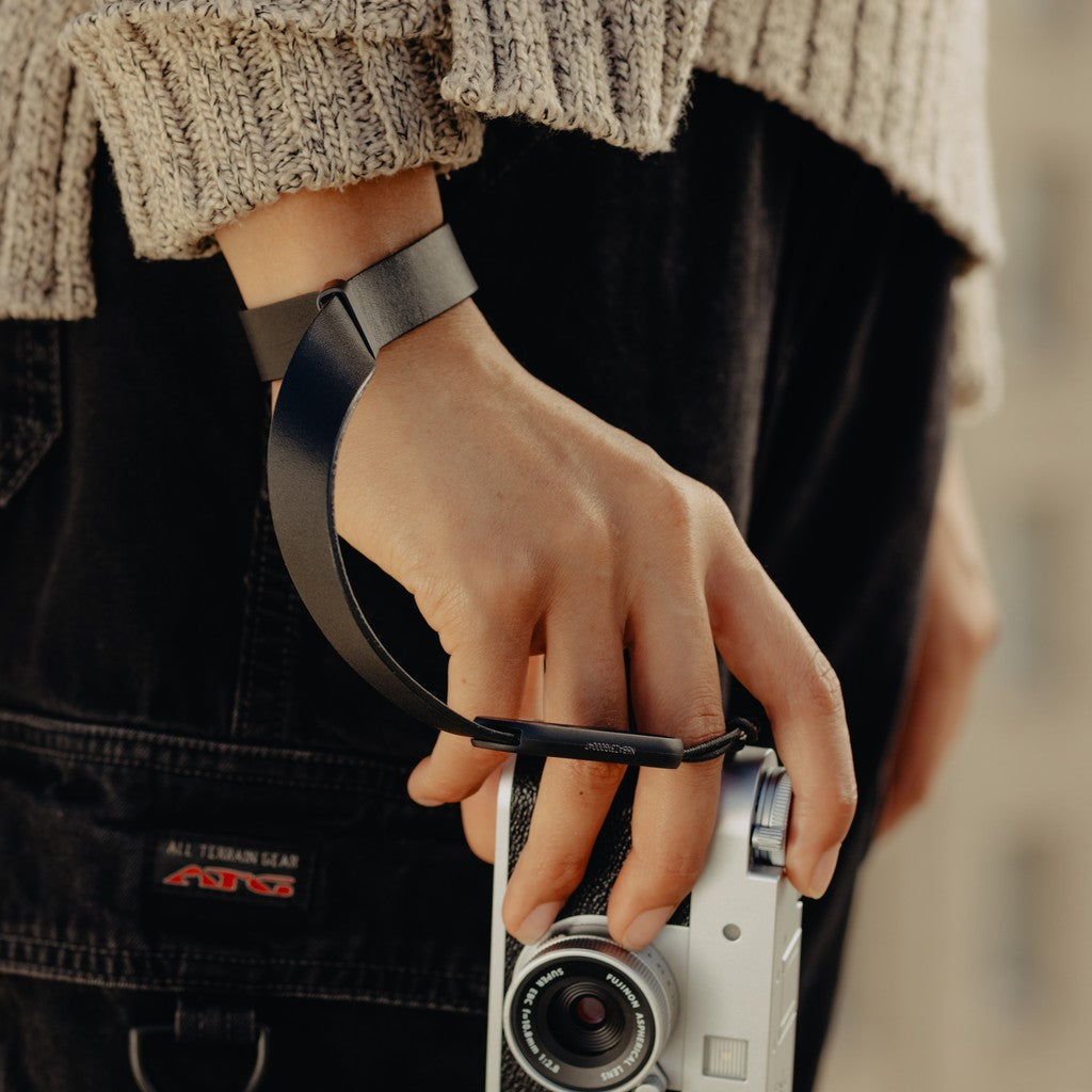 Peak Design Cuff Handriemen – Leder, 22–28 cm, 16,5 mm – für Digitalkameras – Schwarz