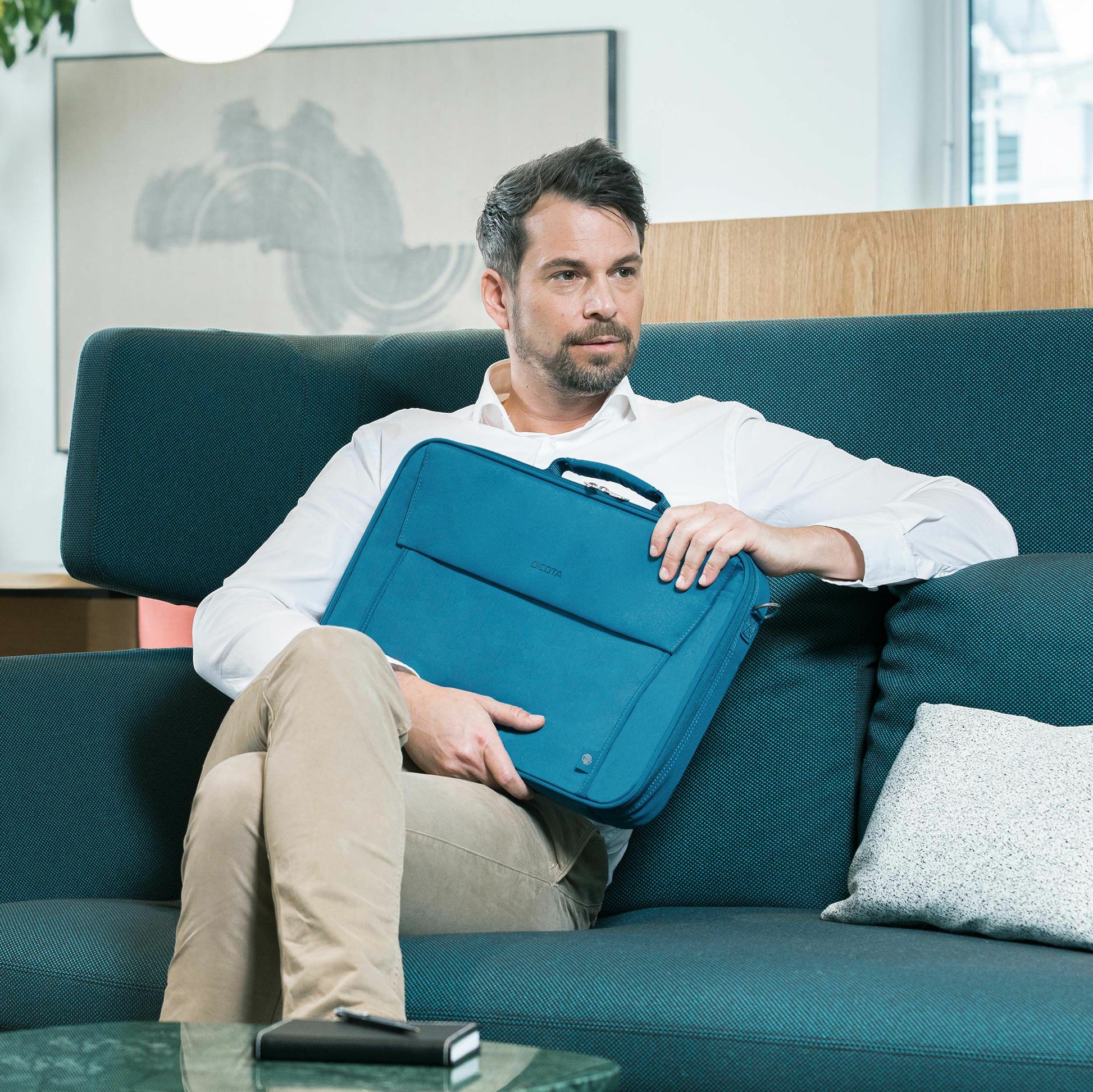 DICOTA Notebook-Tasche für Notebooks bis 17,3" – aus recyceltem PET, abnehmbarer Schultergurt – Blau