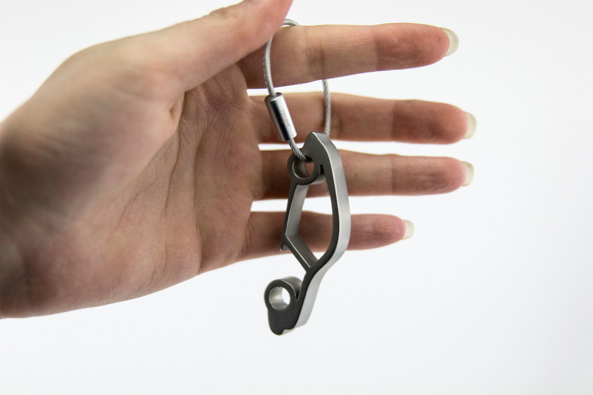 TROIKA Schlüsselanhänger Auto – Aluminium, Silber