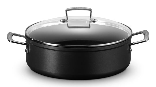 Le Creuset Kochtopf – 5,4 l, Ø 28 cm, Aluminium, Teflon – für Induktion, Gas, Glaskeramik und andere, Schwarz