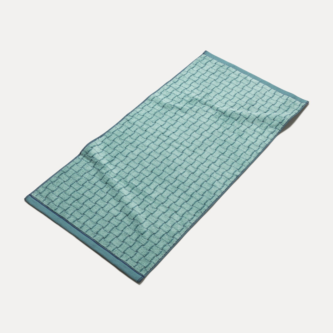 MÖVE Duschtuch Geometric Shapes – 67 × 140 cm, Grün, 100% Baumwolle, 530 g/m²