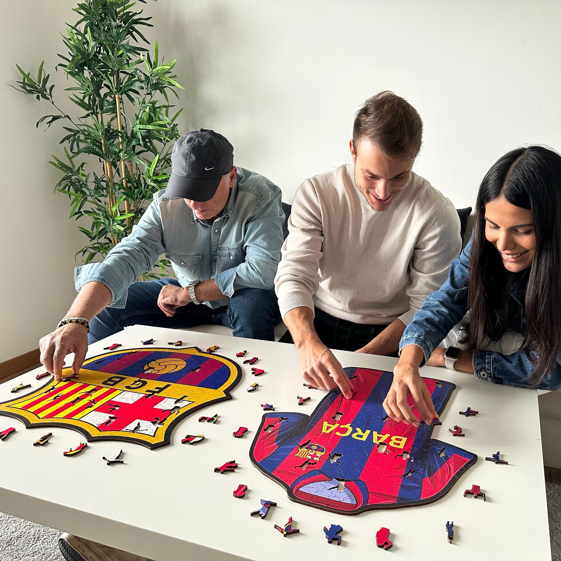 Iconic Puzzles Puzzle FC Barcelona (Logo) – 270 Teile – 37,0×37,5 cm – ab 10 J. – Holz – mehrfarbig