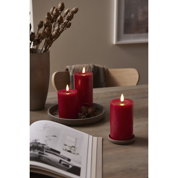 Star Trading LED-Säulenkerze Flow – Ø 7,5 × 12,5 cm, warmweiss, rot, Timer, batteriebetrieben