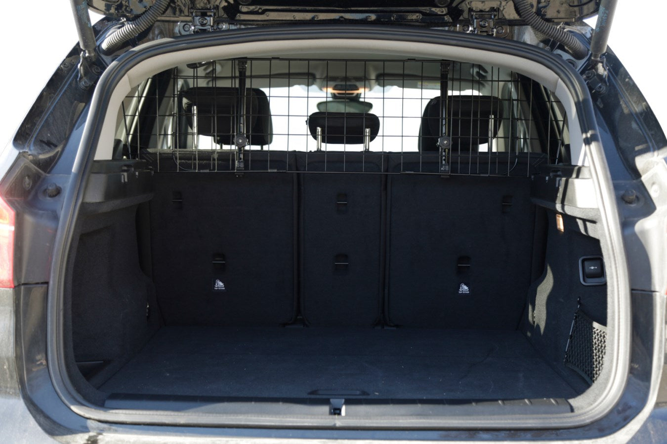 Kerbl Autoschutzgitter – verstellbar 96–145 × 30 cm – schwarz, Metall – 1 Stk.