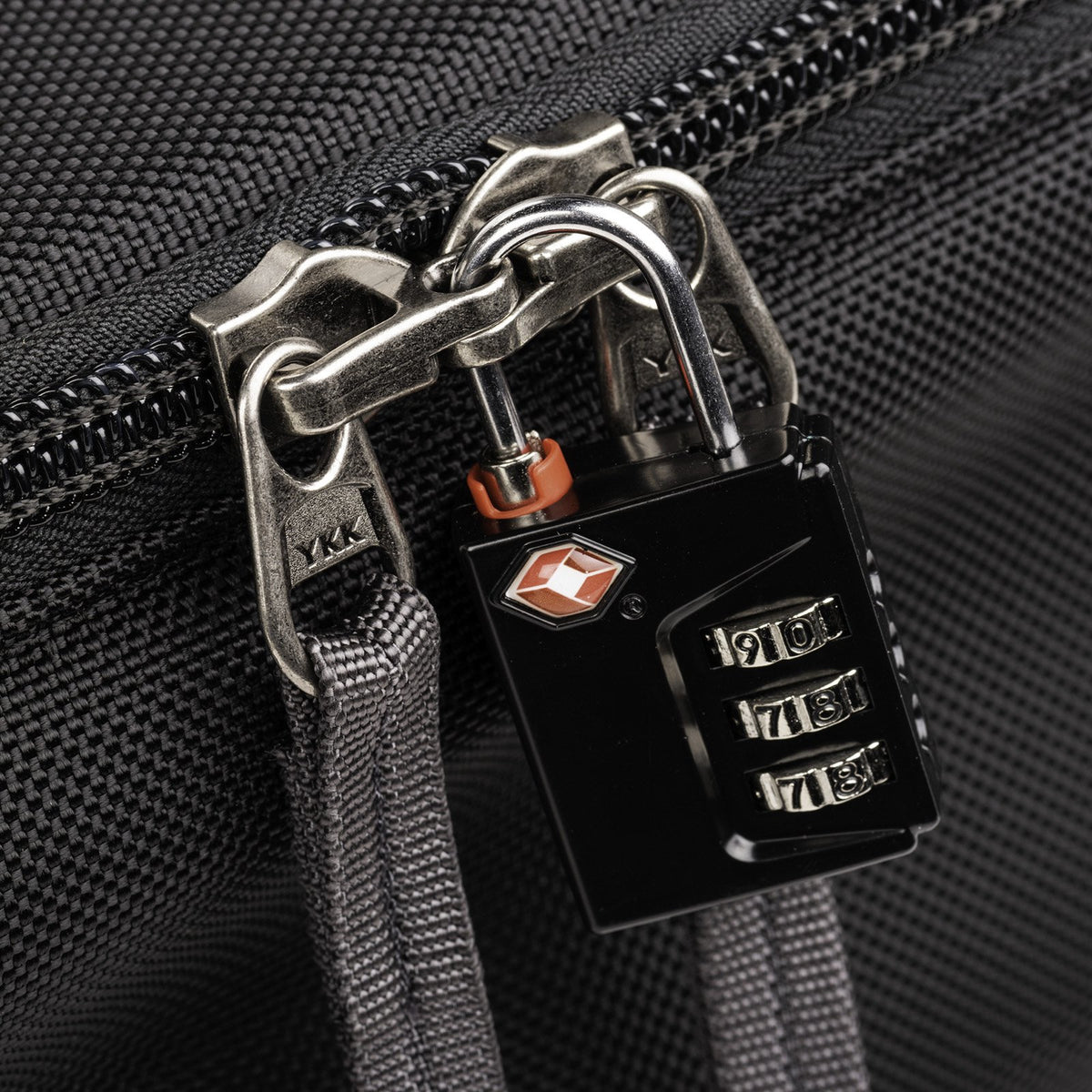 Think Tank Stand Manager 52 Rolltasche – Nylon, Polyester, Polyurethan (PU) – für DSLR, Videokamera – Schwarz