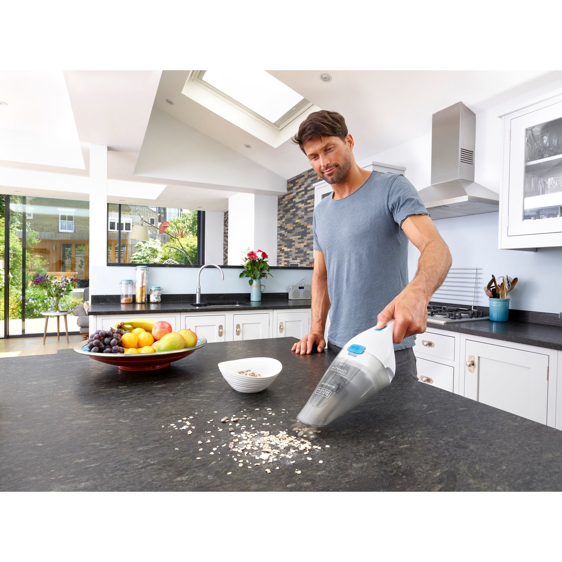 Black & Decker BLACK+DECKER Akkustaubsauger Dustbuster – 1500 mAh, 0,3 l, Akkubetrieb, 1 Stufe