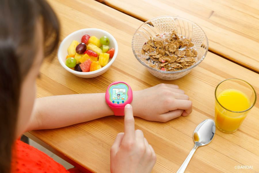 Bandai Tamagotchi Uni – 24 × 15 × 6,5 cm – LiPo-Akku, Laden per USB, WLAN – ab 6 J. – rosa