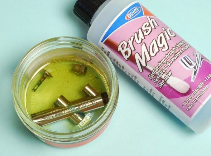 Deluxe Materials Pinselreiniger – flüssig, 125 ml, transparent, für Kunststoff