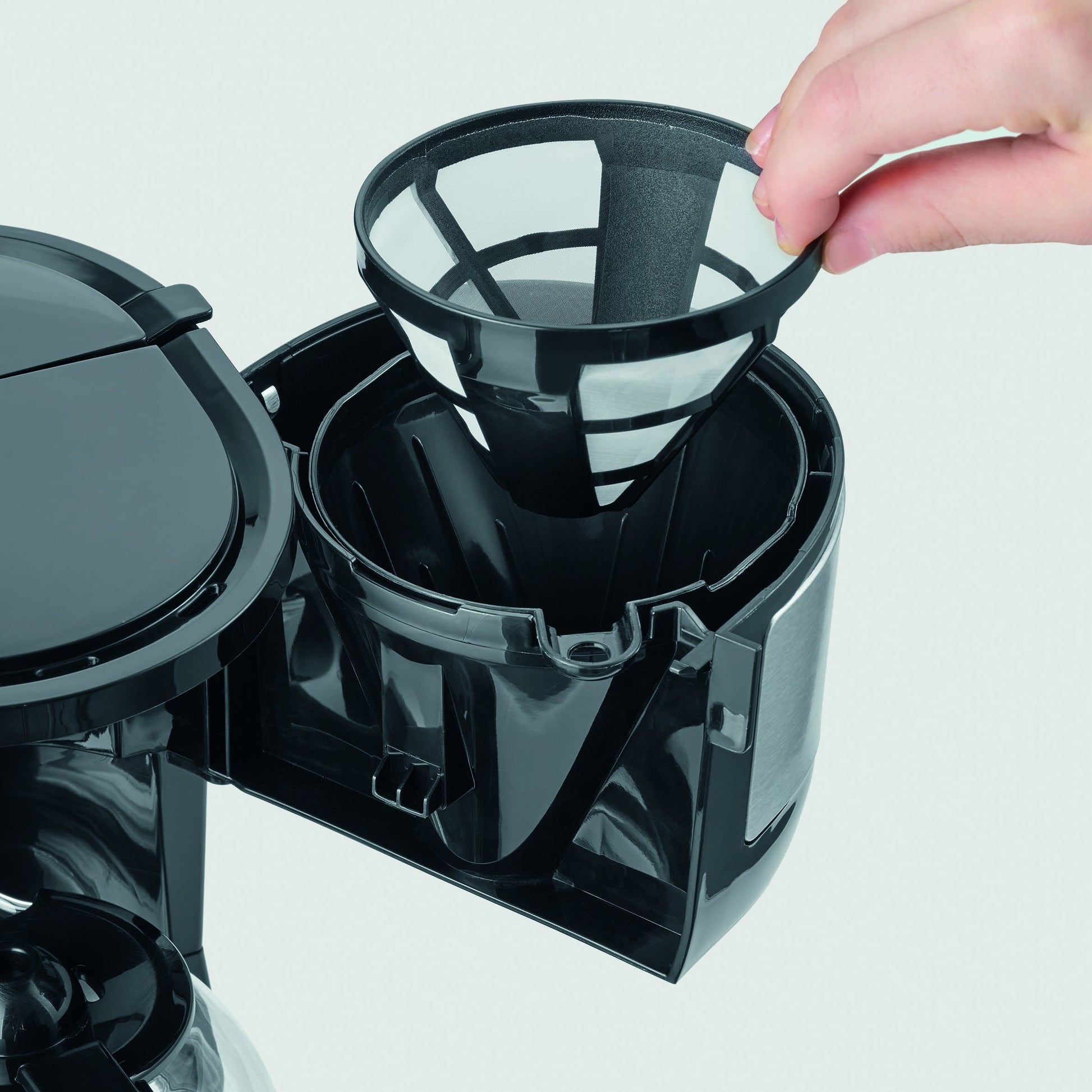 Severin KA 4808 Filterkaffeemaschine – 4 Tassen, Glaskanne, Schwarz/Edelstahl, 19,5×27×14 cm