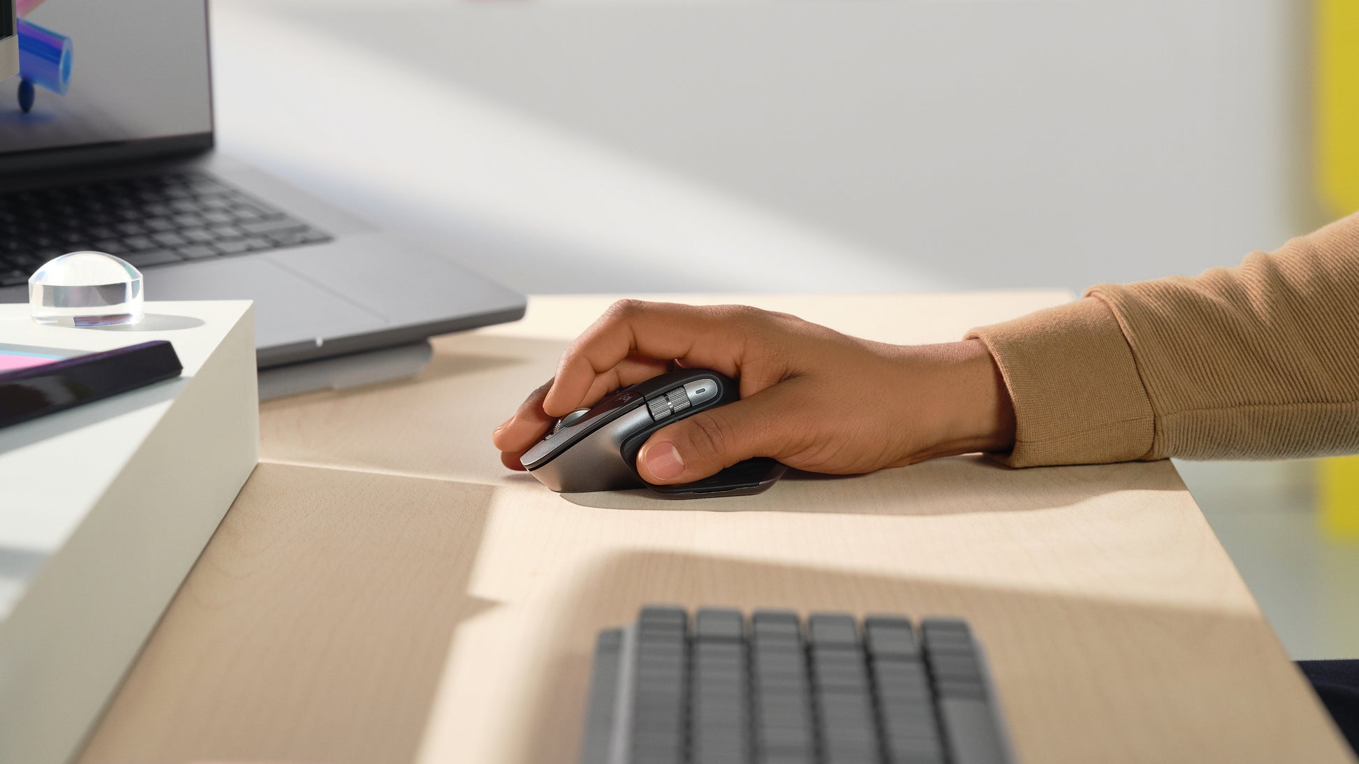 Logitech MX Master 3S für Mac Ergonomische Maus – kabellos, USB-A, 8'000 dpi, 7 Tasten, für Rechtshänder, grau