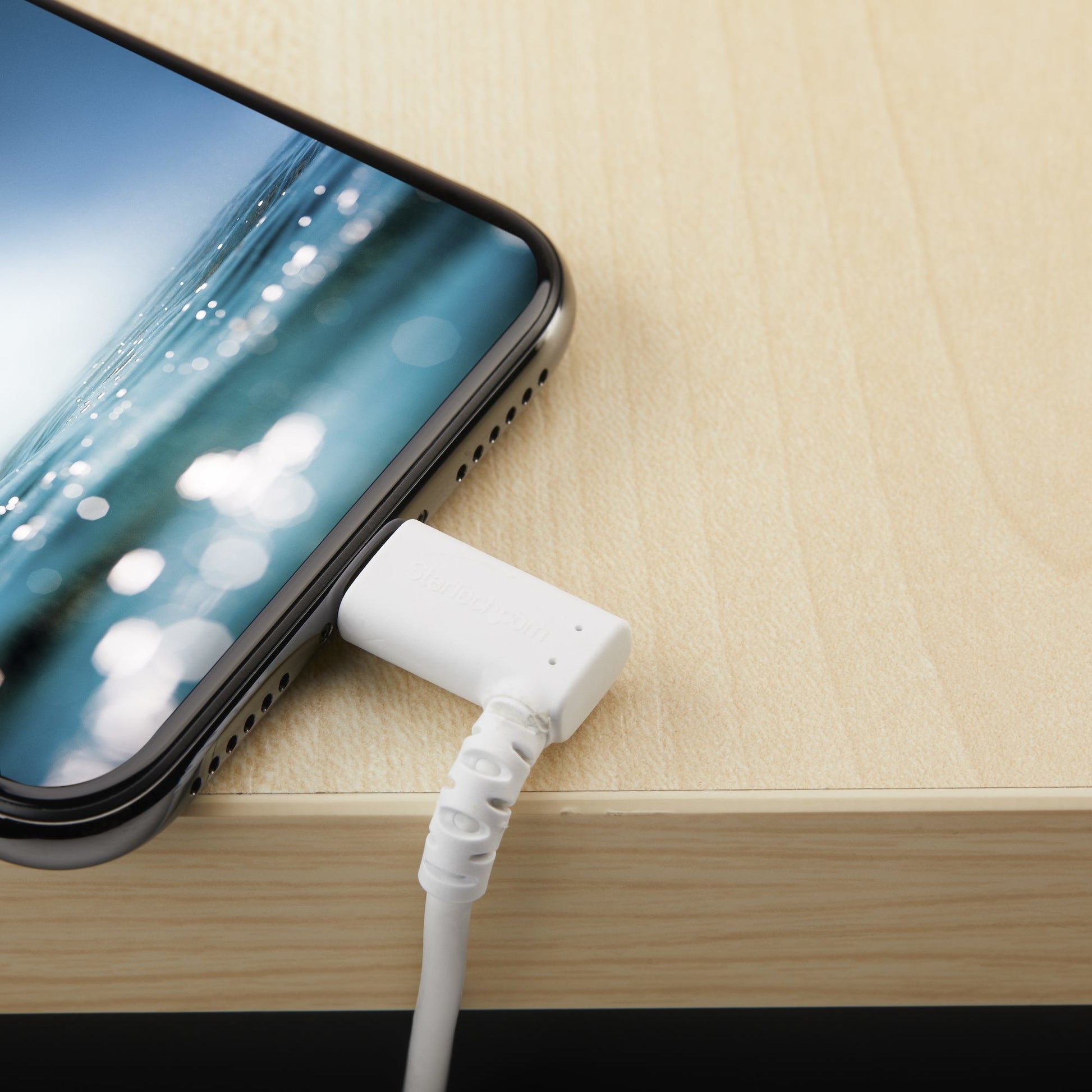 StarTech.com Kabel – USB-A auf Lightning 1 m, MFi-zertifiziert, abgewinkelt, Weiss – für iPhone/iPad