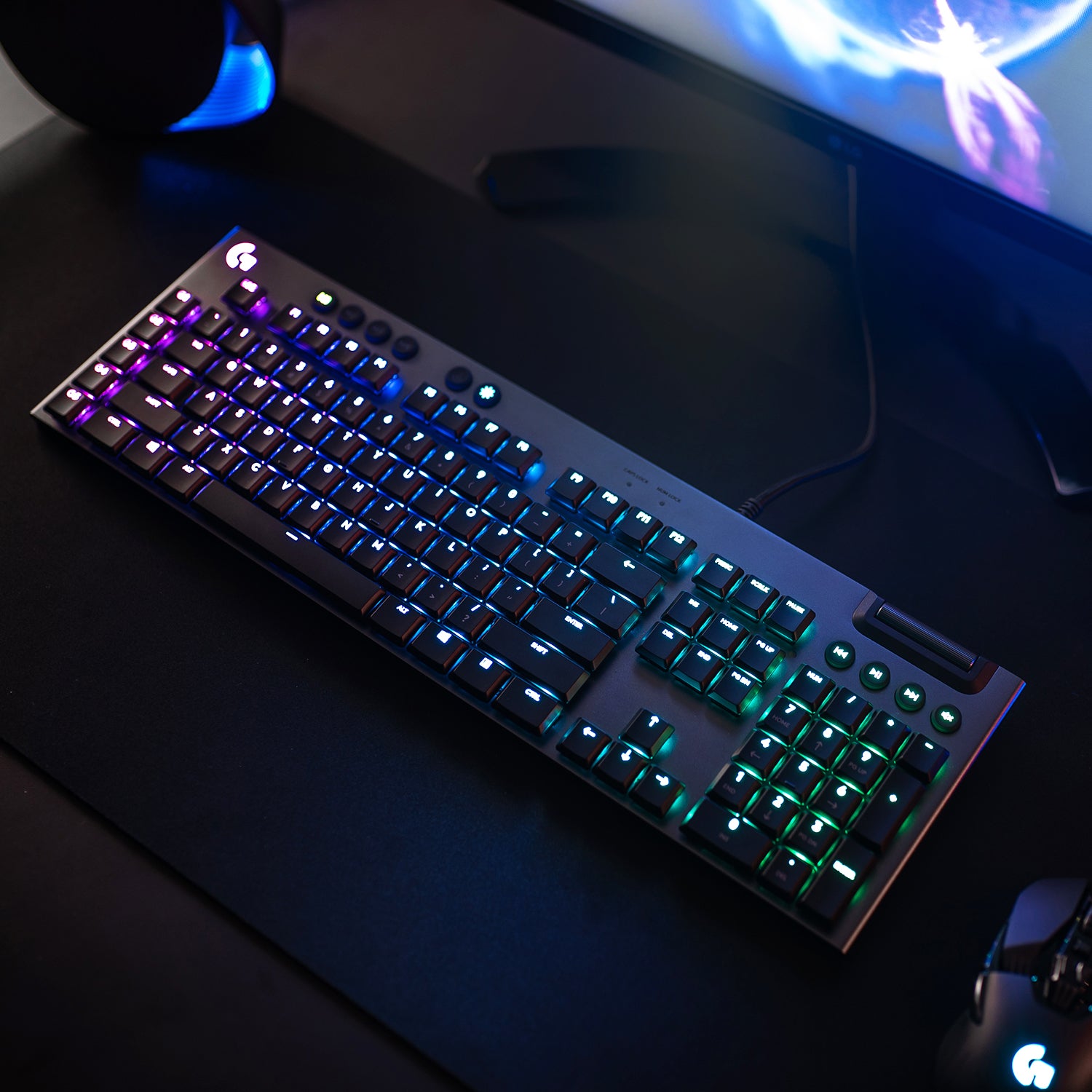 Logitech G G815 LIGHTSPEED – Gaming-Tastatur – Mechanisch – Kabelgebunden USB – QWERTZ (CH) – RGB – Graphit