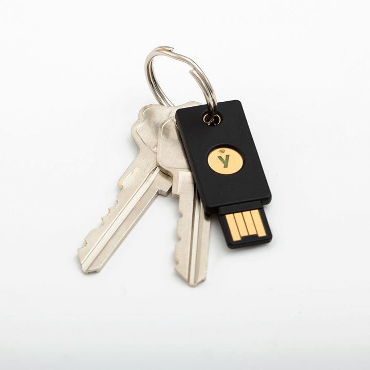 Yubico Sicherheitsschlüssel – USB-A (Stecker) – NFC, FIDO 2 – Schwarz – für Android, Windows 10, iOS