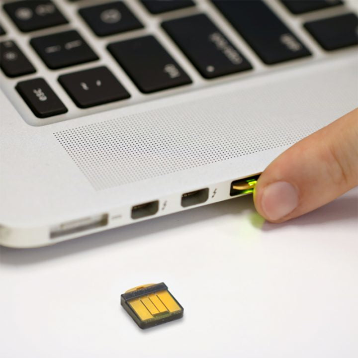 Yubico USB-Adapter USB-A – FIDO 2, U2F zertifiziert – Schwarz/Gold – für Windows, Mac OS, Linux