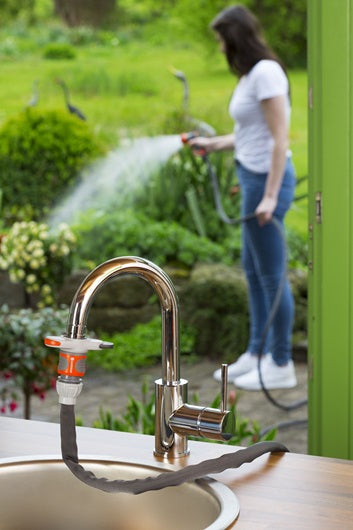 Gardena Hahnstück – Kunststoff, Schwarz/Chrom/Grau, für Indoor Wasserhähne E10