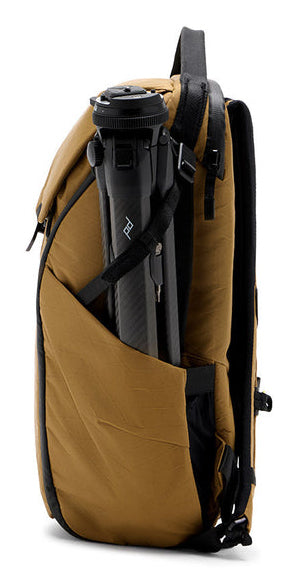Peak Design City-Rucksack Everyday Backpack v2 – Nylon/Polyester – Coyote, 330 × 460 × 210 mm