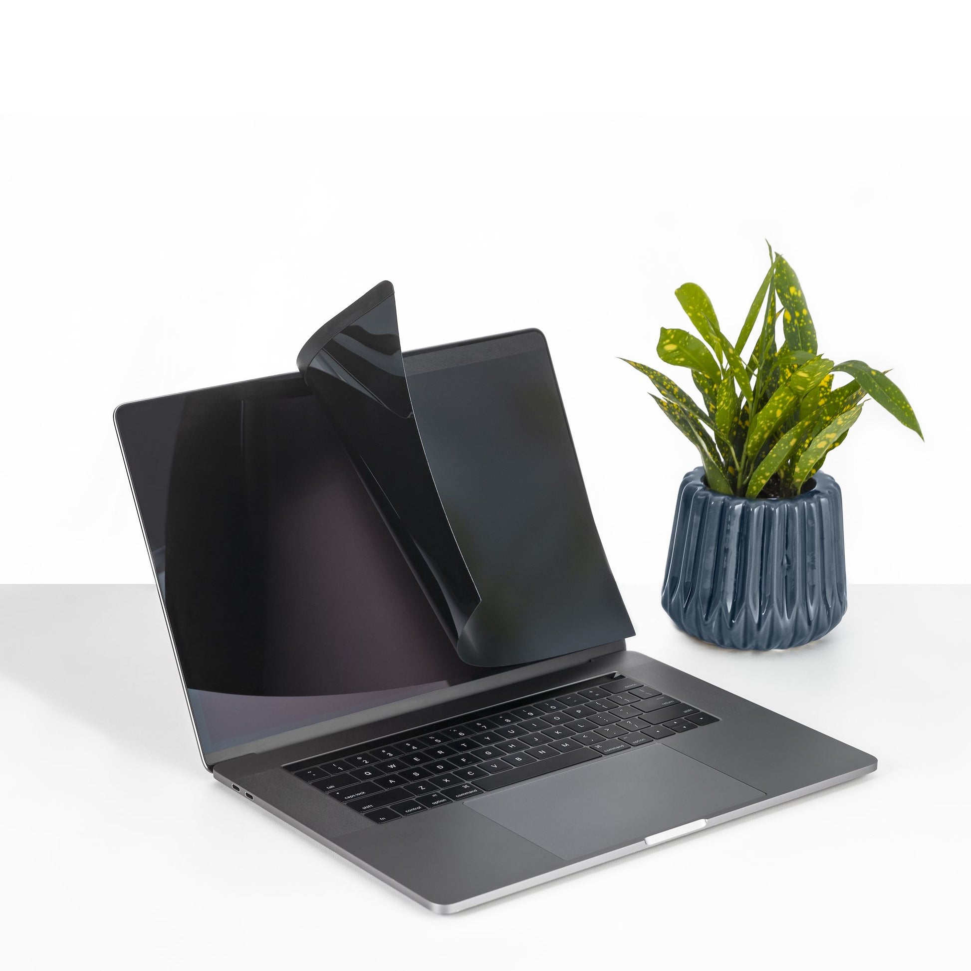 StarTech.com Displayschutz für MacBook (Auswahl)