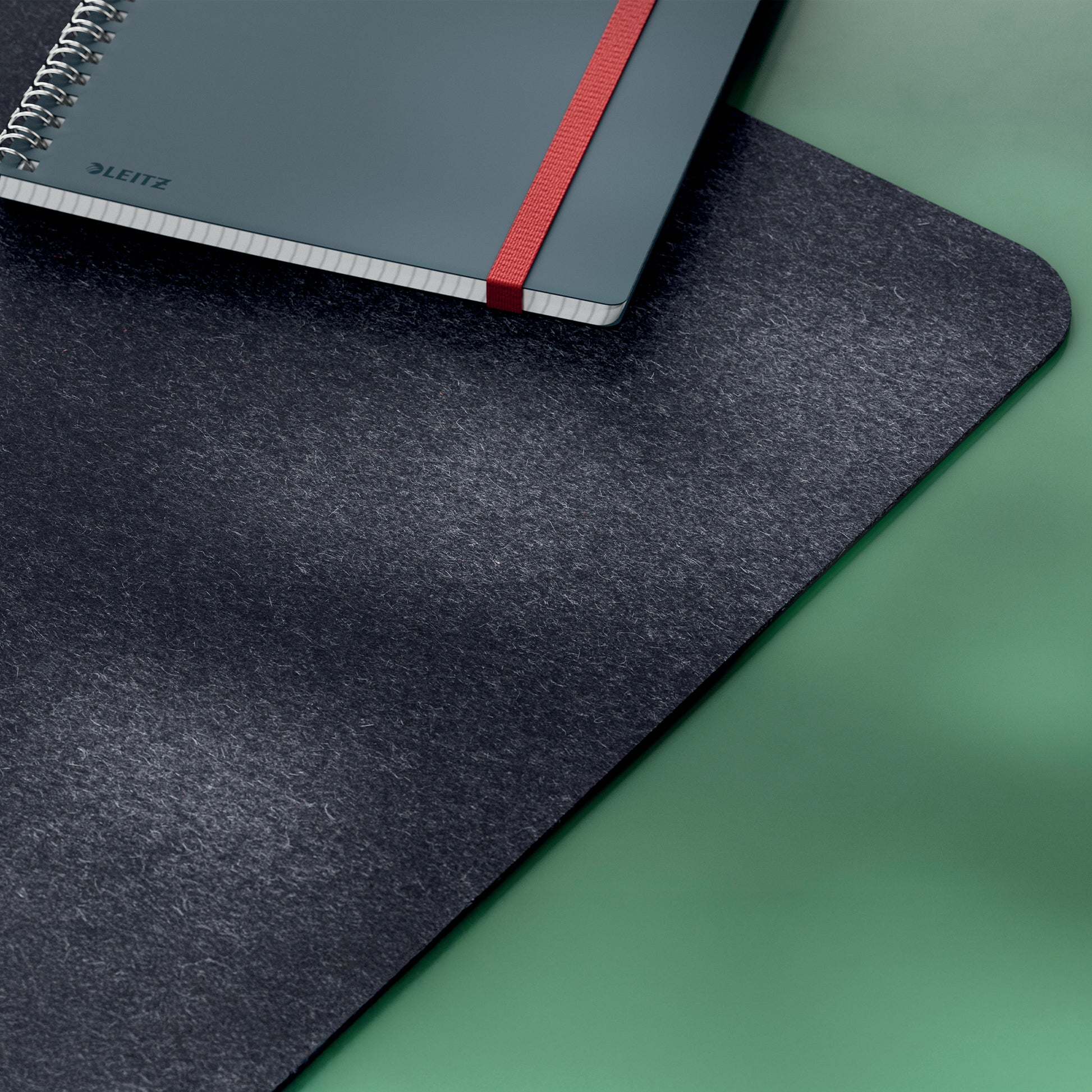 Leitz Schreibtischunterlage – 700 × 360 mm, Filz, Dunkelgrau