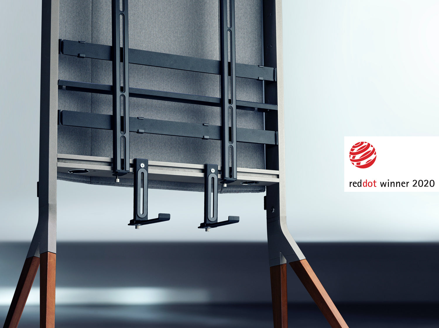 One For All Bodenständer – 32–70" – VESA 200×100–400×400 – bis 50 kg, Kabelführung – WM7481