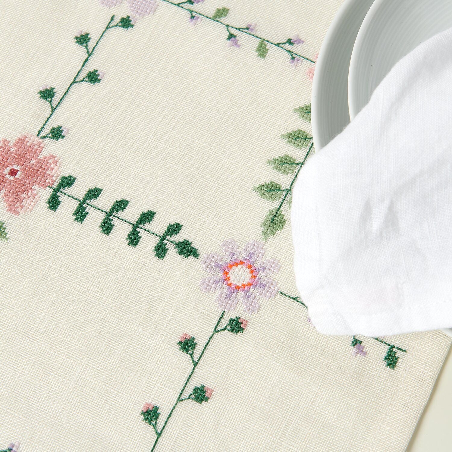 Rico Design Stick-Set Tischläufer Wiesenblümchen – 42 × 164 cm – 100% Leinen