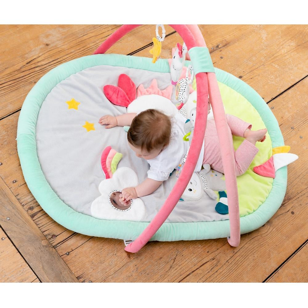 Fehn Krabbeldecke mit Spielbogen Einhorn & Katze – 105 × 85 cm – ab 0 Jahren – Plüsch – Mehrfarbig