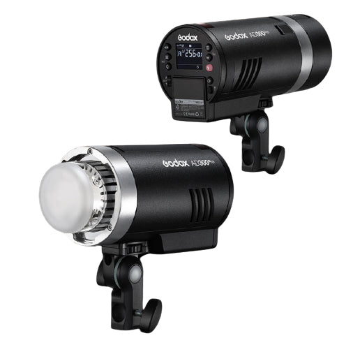 Godox AD300 Pro Studioblitz – TTL, Akku 2600 mAh (14,4 V, 37,44 Wh), 1/220 s – für Universal
