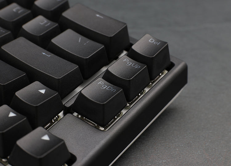 Ducky ONE 2 SF – Tastatur 65% – Mechanisch (Cherry MX Brown), RGB – Verkabelt USB-C – QWERTZ (CH)