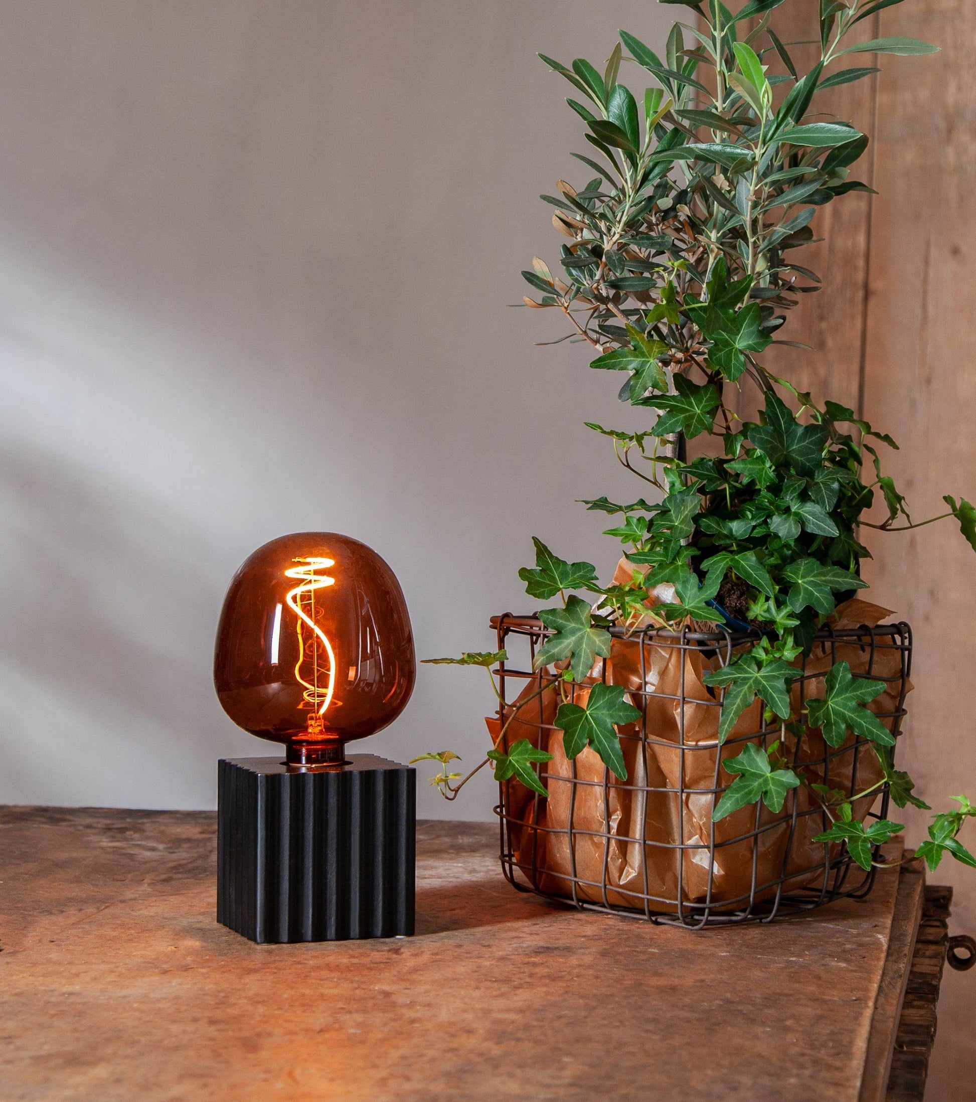 EGLO LED-Leuchtmittel Globe G125 E27 – 4 W dimmbar, 40 lm, 2000 K warmweiss, 120°, Glas Cognac