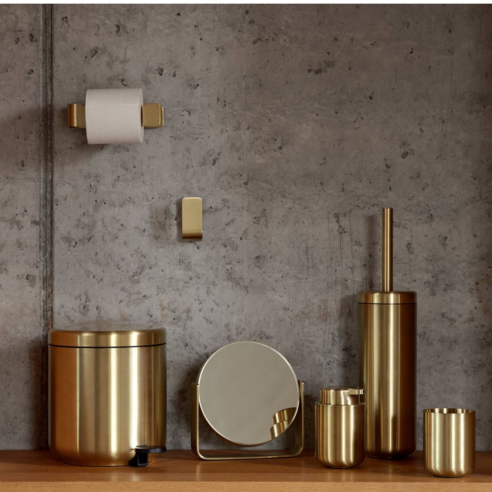 Zone Denmark Toilettenpapierhalter – Messing, Gold, Wandmontiert, 7,6 × 16,4 × 4 cm