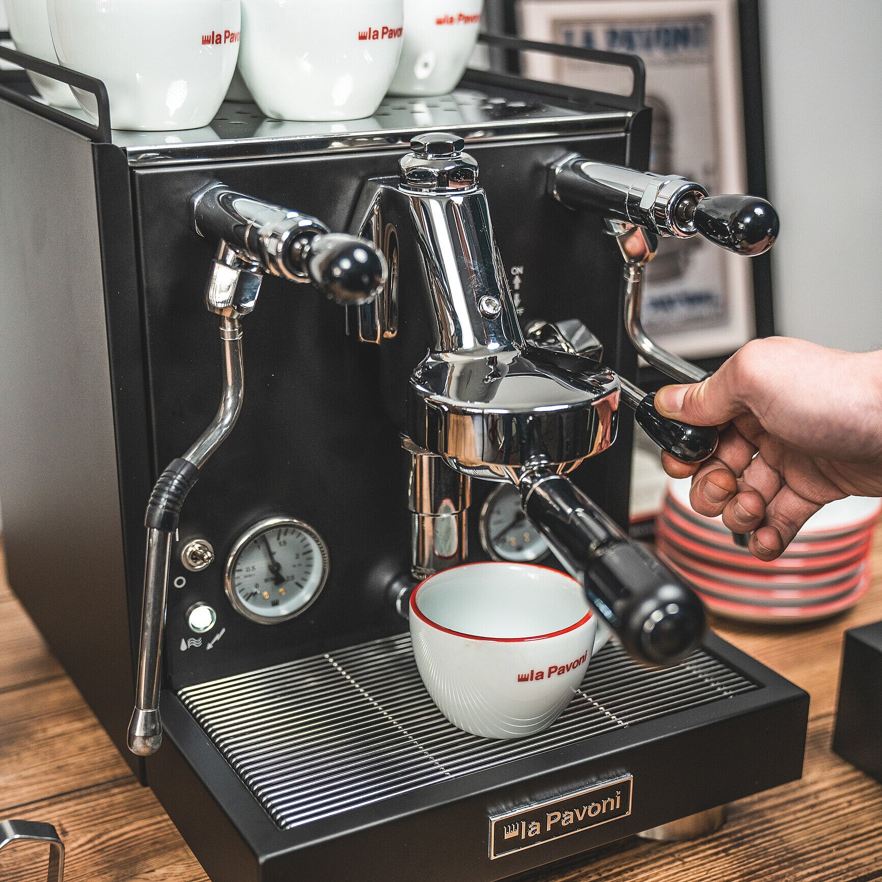 La Pavoni LPSCVB01EU Espressomaschine (Siebträger) – 9 bar, 2,9 l, Milchaufschäumer, Schwarz