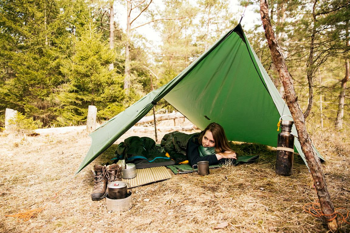 AMAZONAS Hängematte (hängend) – faltbar, Wassersäule 3'000 mm – für 1 Person, 140 × 320 cm – dunkelgrün