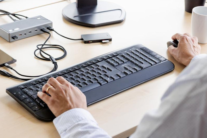 ONIT Tastatur-Maus-Set – 2,4 GHz USB-A (Empfänger) – QWERTZ (CH) – Schwarz