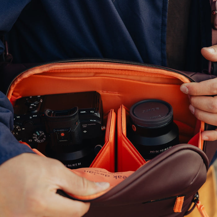 Peak Design Everyday Sling Umhängetasche – 6 l, Nylon – für Systemkameras, DSLRs und Drohnen – Burgund