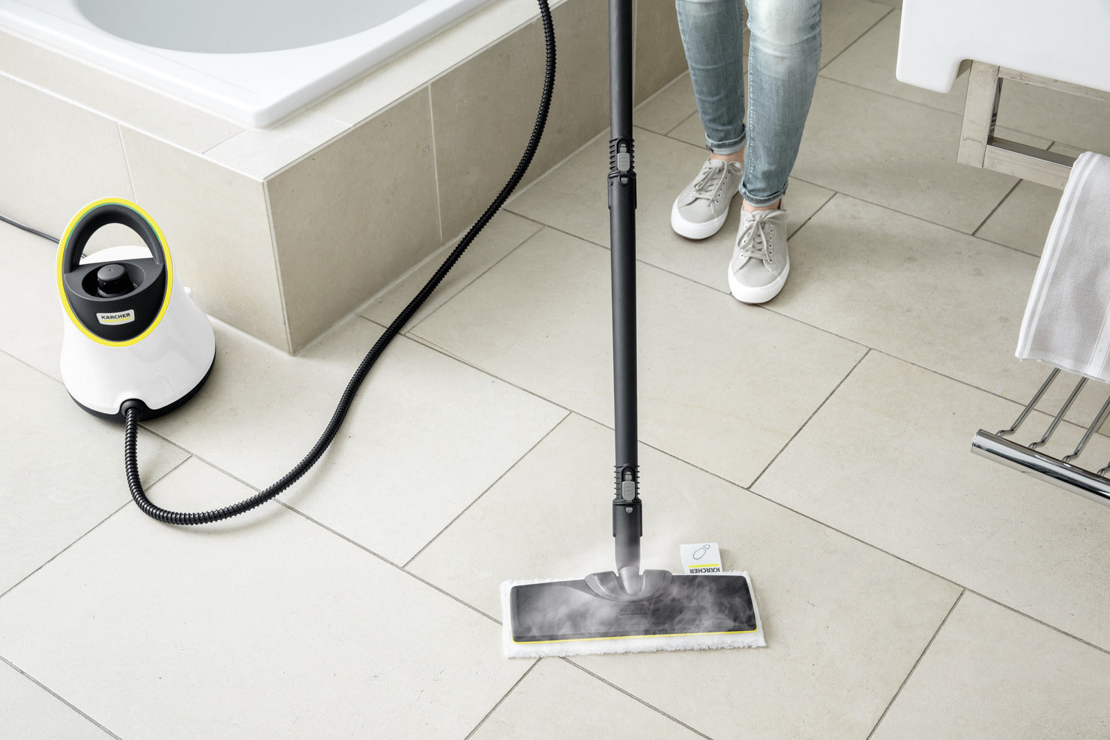 Kärcher Dampfreiniger SC 2 Deluxe – 1 l – 1500 W – schwarz/weiss – 23,1 × 30,4 × 28,7 cm