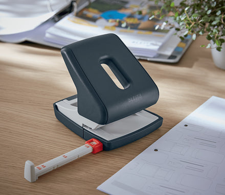 Leitz Bürolocher Cosy – 2-Loch, Lochabstand 80 mm, 30 Blatt, bis A4, Ø5,5 mm – Grau