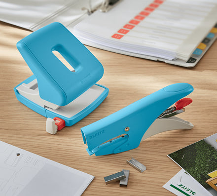 Leitz Heftzange – 15 Blatt, Flat Clinch, für Nr. 10, Blau