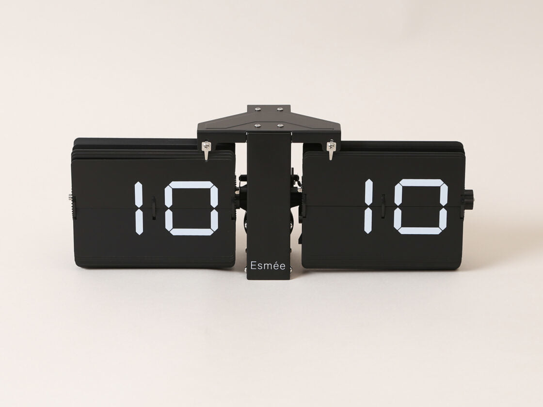 Esmée Flip Clock 240.006.0 Wanduhr – Digital, 19 × 12 × 8,5 cm, schwarz