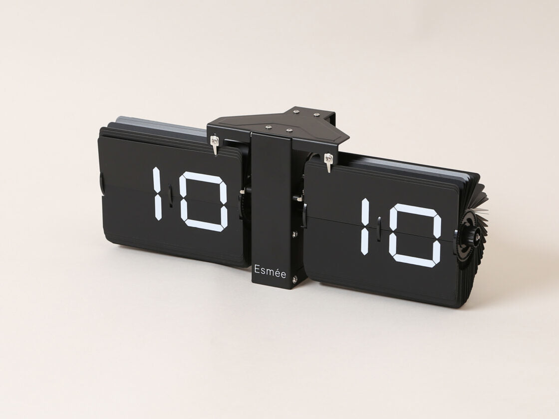 Esmée Flip Clock 240.006.0 Wanduhr – Digital, 19 × 12 × 8,5 cm, schwarz