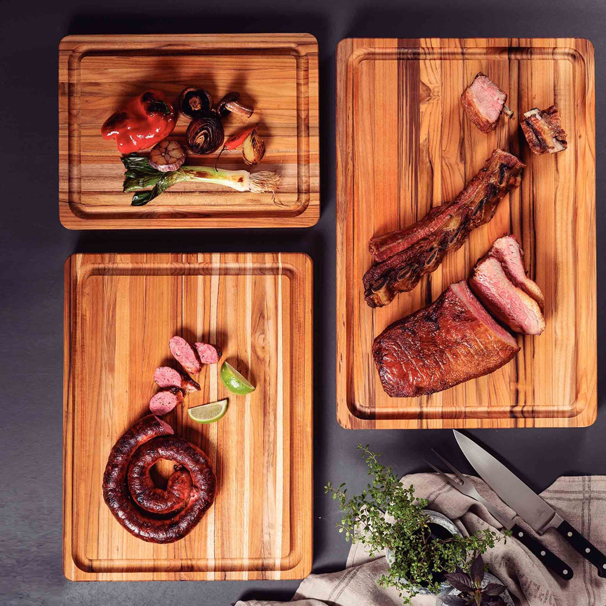 Tramontina CHURRASCO PREMIUM – Schneidebrett 30 × 40 × 3 cm, Teakholz, mit Saftrille, Braun