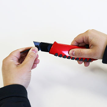 NT Cutter PMGL-EVO1 – Abbrechmesser 18 mm, mit Sperre, Rot, 1 Stk.
