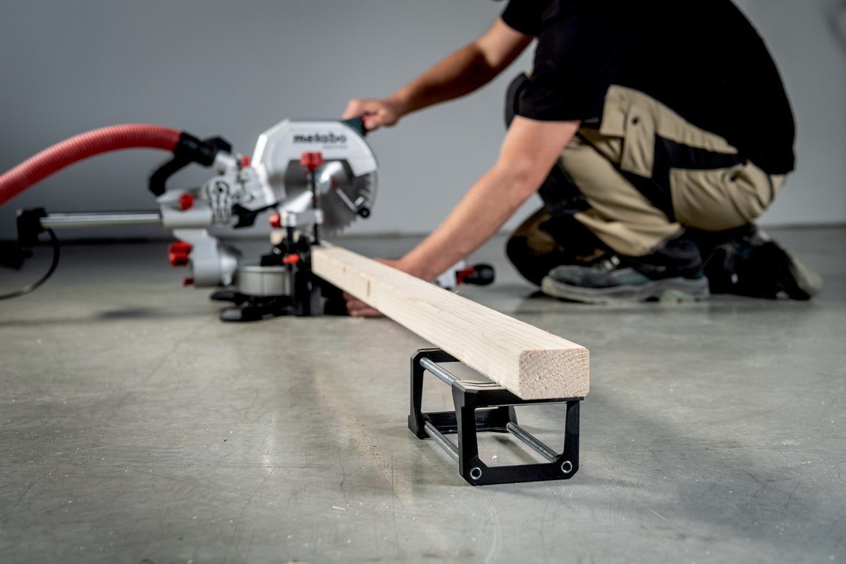 Metabo Kappsäge KGS 254 M – 1 800 W – Spindelhals – Sägeblatt-Ø 254 mm – Ohne Zubehör