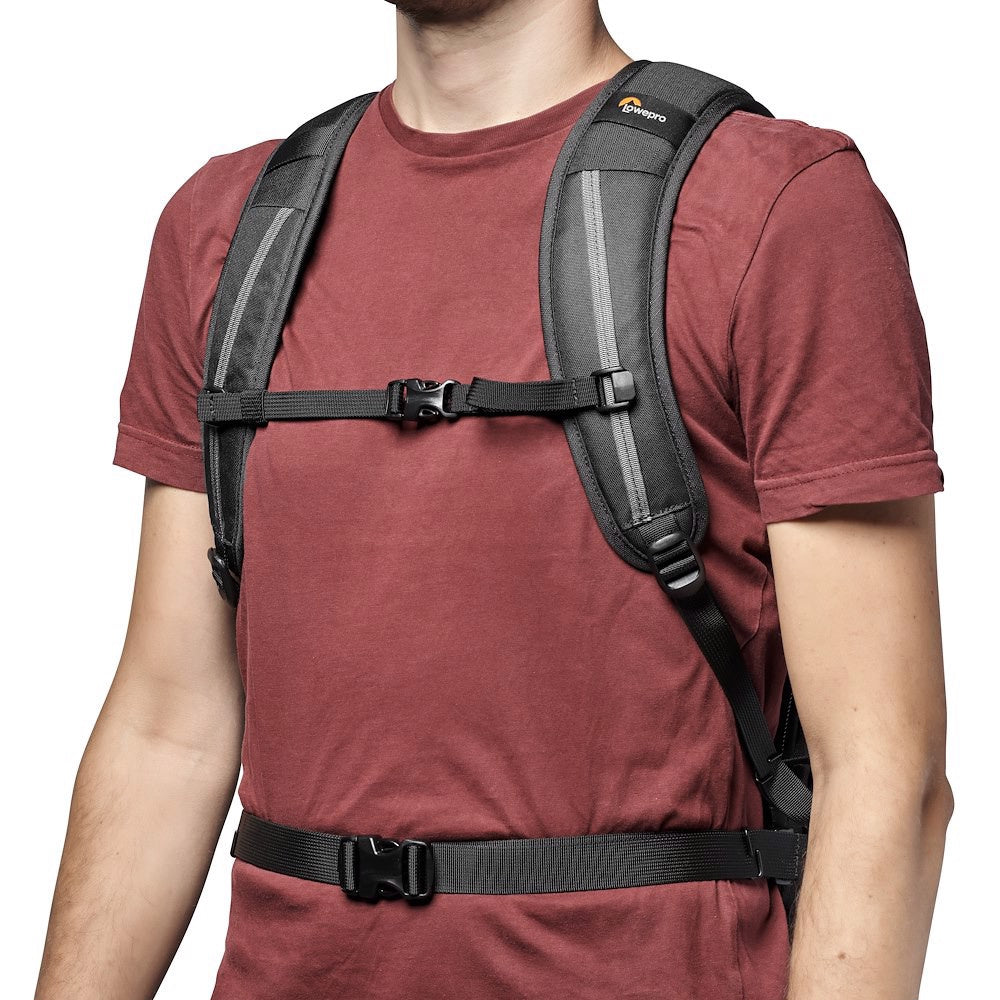 Lowepro Flipside 300 AW III Kamerarucksack – 17 l, Platz für 3 Objektive, Notebook bis 33 cm (13″), Regenhülle